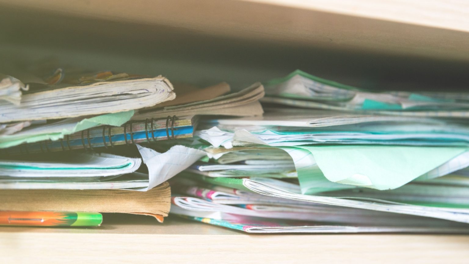 10 Things You Should Never Store in Your Bedroom Closet - Craft Your ...