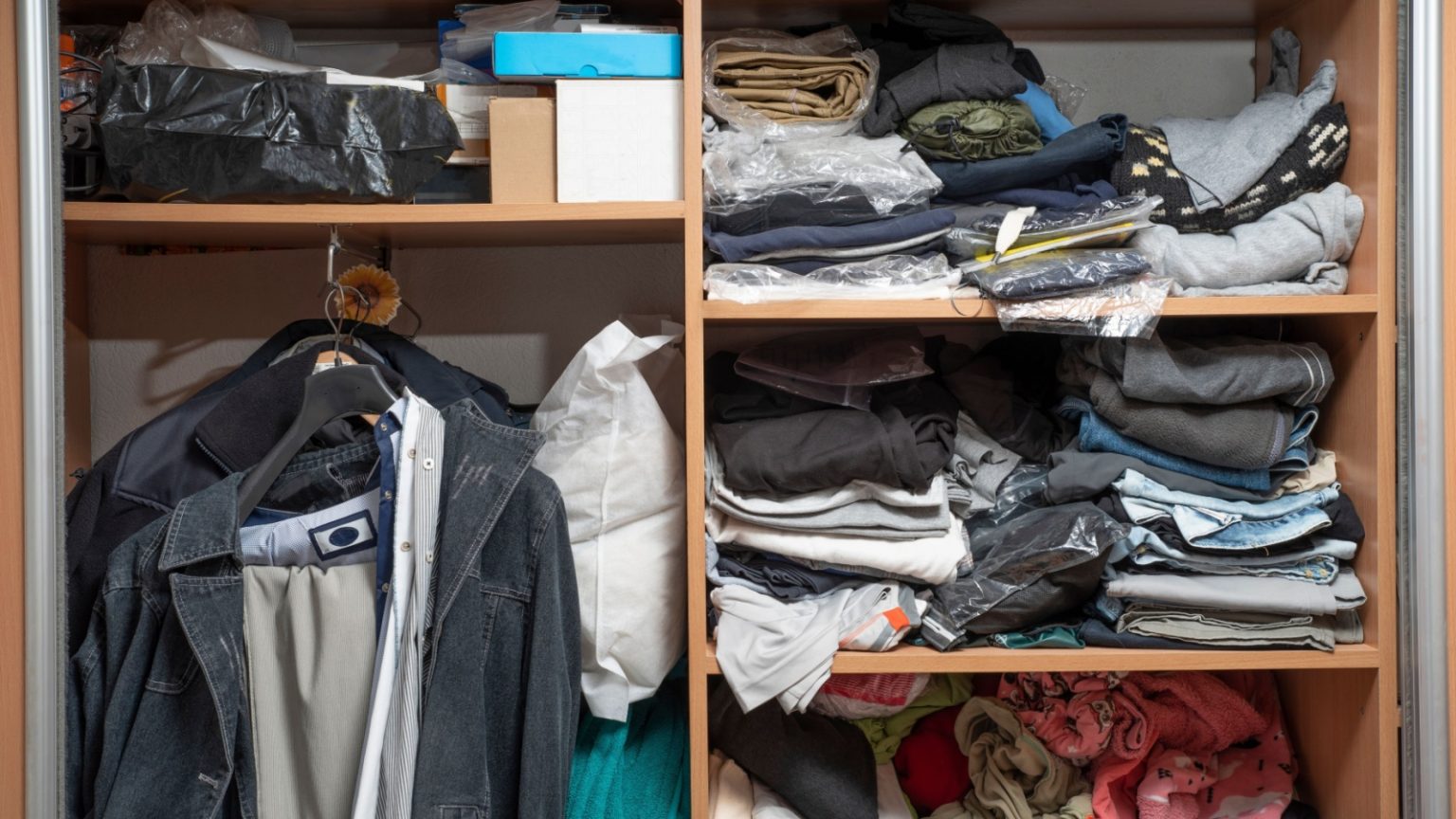 10 Things You Should Never Store in Your Bedroom Closet - Craft Your ...