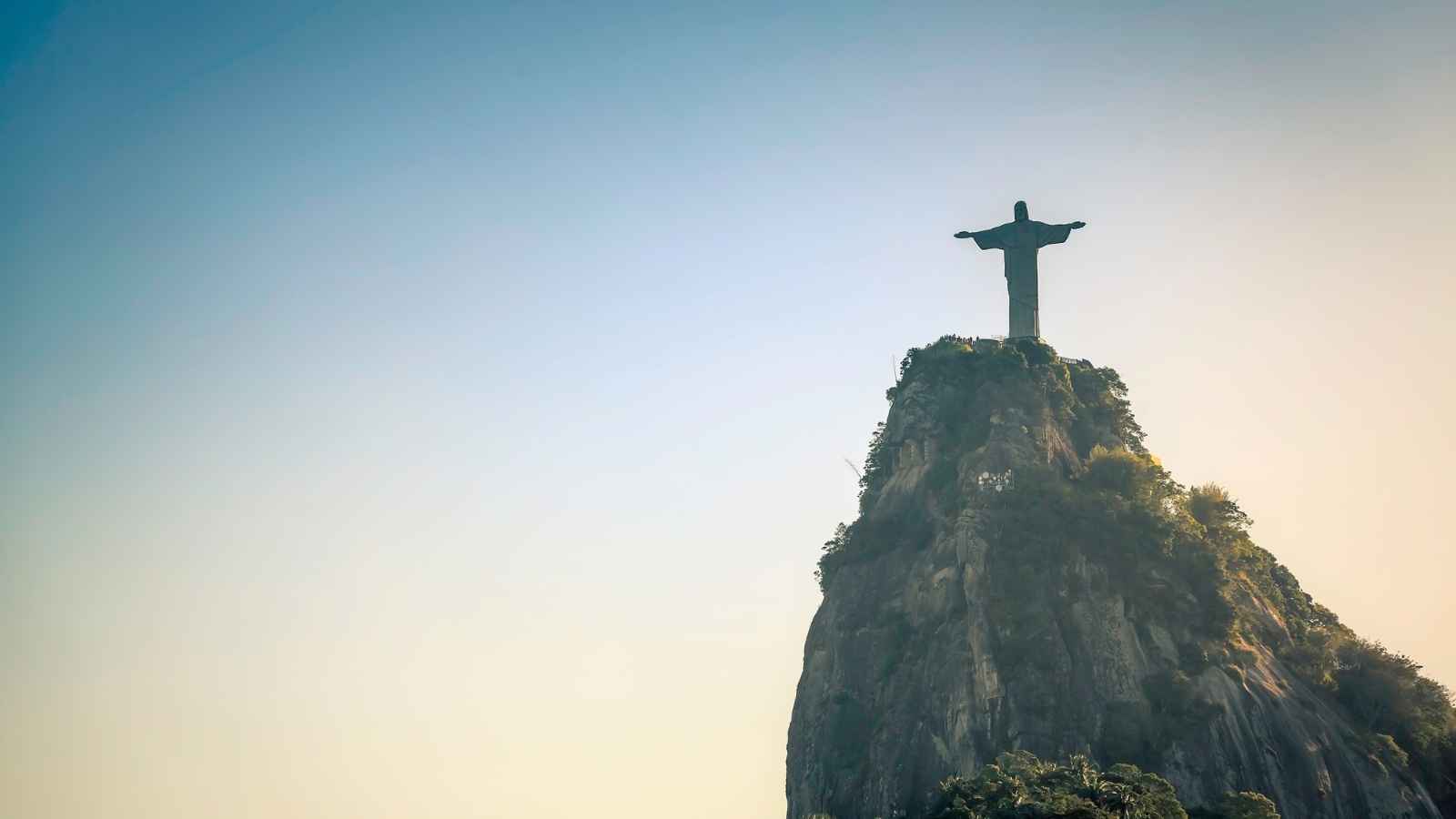18 Destinations Every Solo Female Traveler Should Avoid for Safety