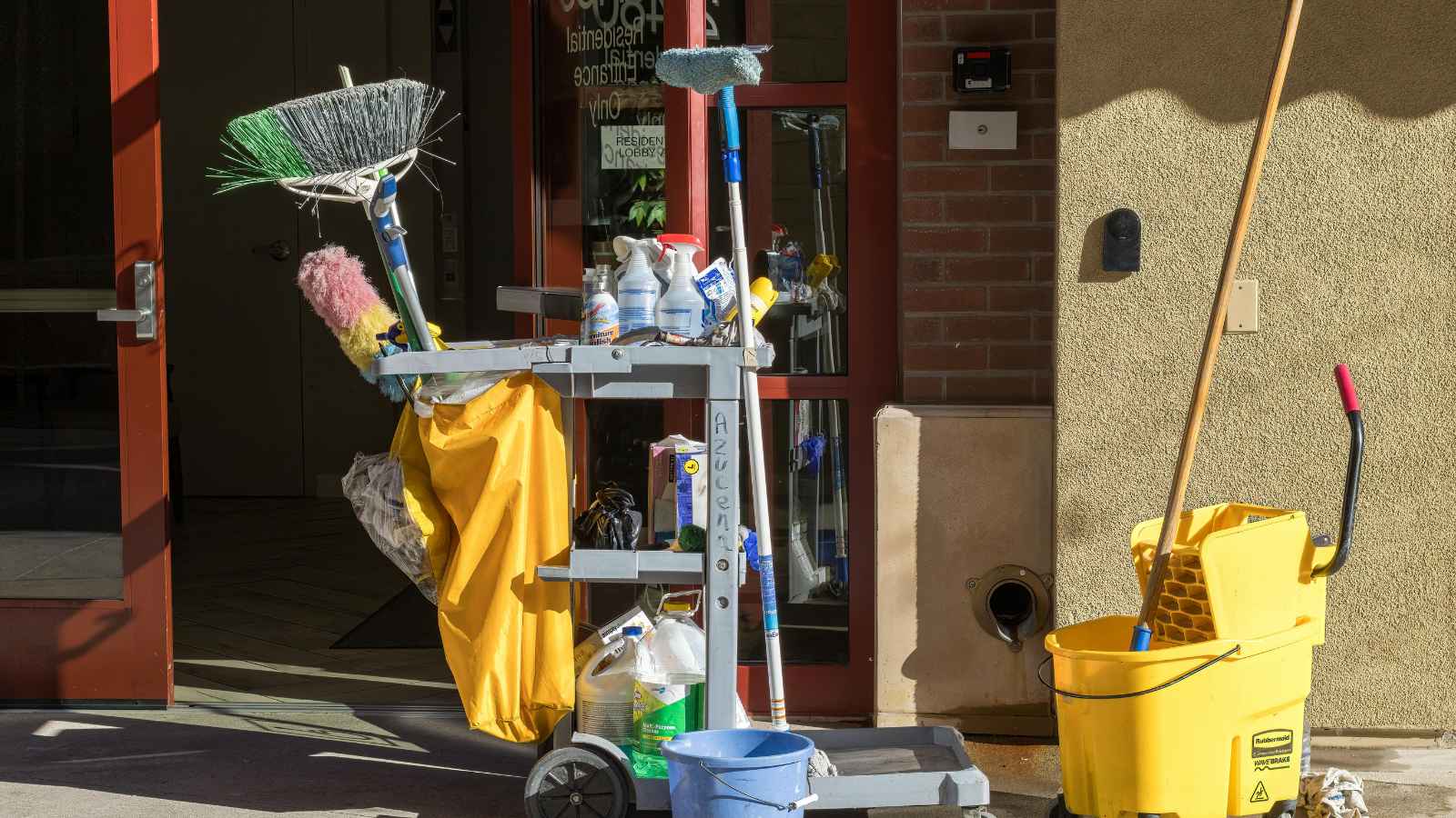 13 Cleaning Habits You Need to Ditch for a Sparkling Home, According to Experts