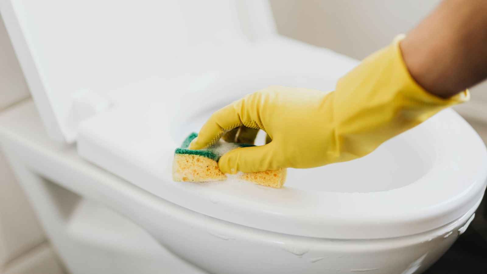 15 Genius Hacks for a Sparkling Clean Toilet