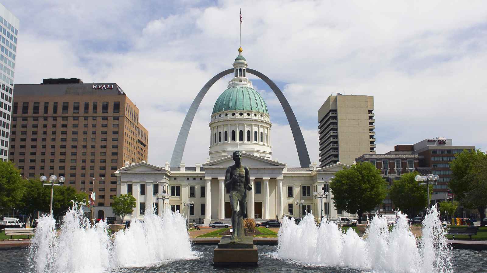 20 American Cities That Leave Visitors Regretting Their Trip  