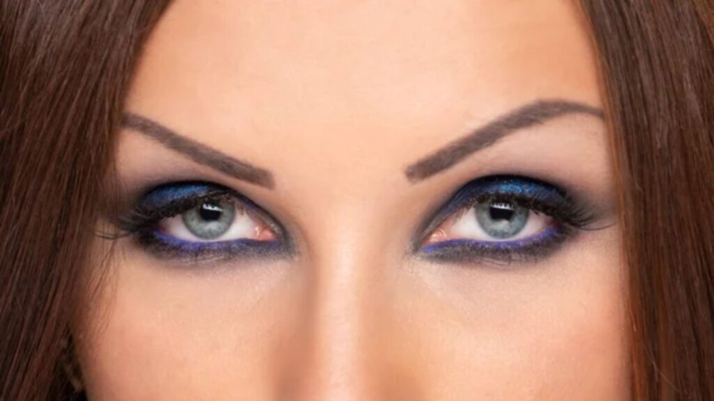 thin eyebrows