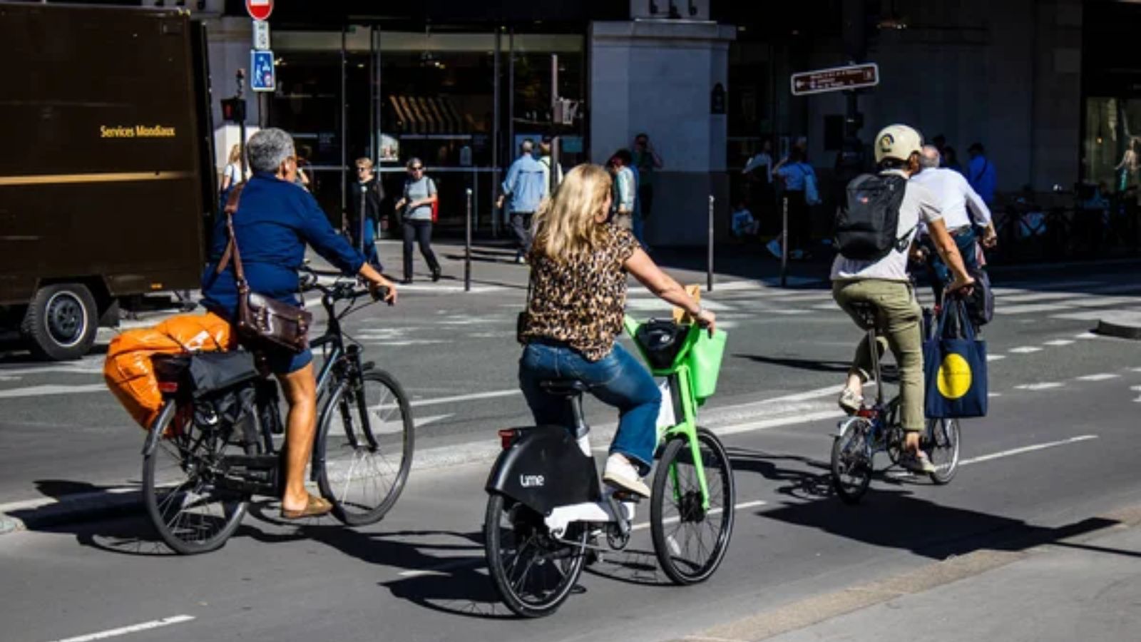 15 Downsides of Big City Living That Make Small Towns More Appealing