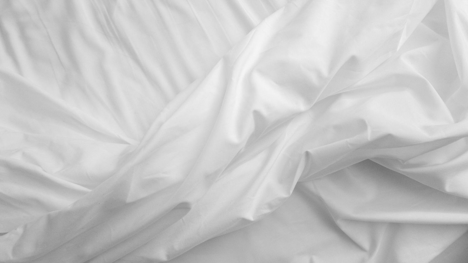 12 Laundry Mistakes That Cause Tangled Sheets—and How to Fix Them